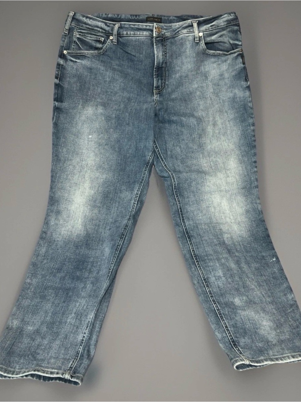 Silver Jeans Avery Straight Women’s SZ24/L31 Mid Rise Distressed JO2